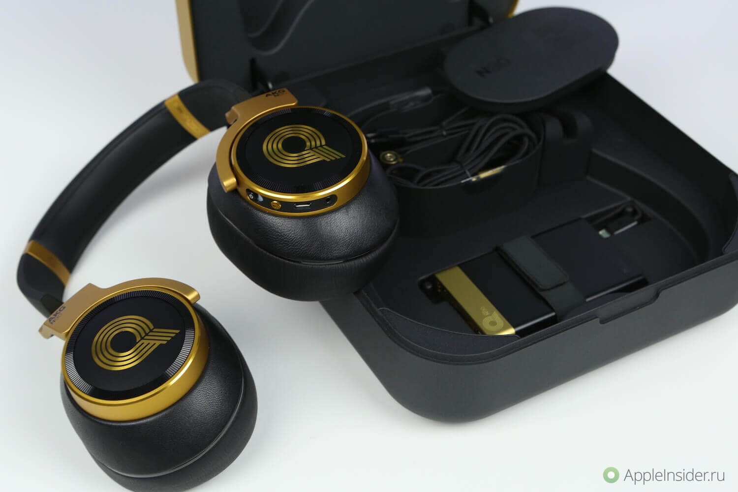 AKG N90Q — наушники, благословленные самим Куинси Джонсом. AKG N90Q — наушники, благословленные самим Куинси Джонсом. Фото.