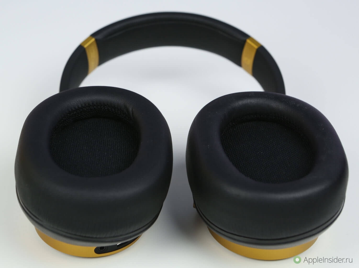 AKG N90Q — наушники, благословленные самим Куинси Джонсом. AKG N90Q — наушники, благословленные самим Куинси Джонсом. Фото.