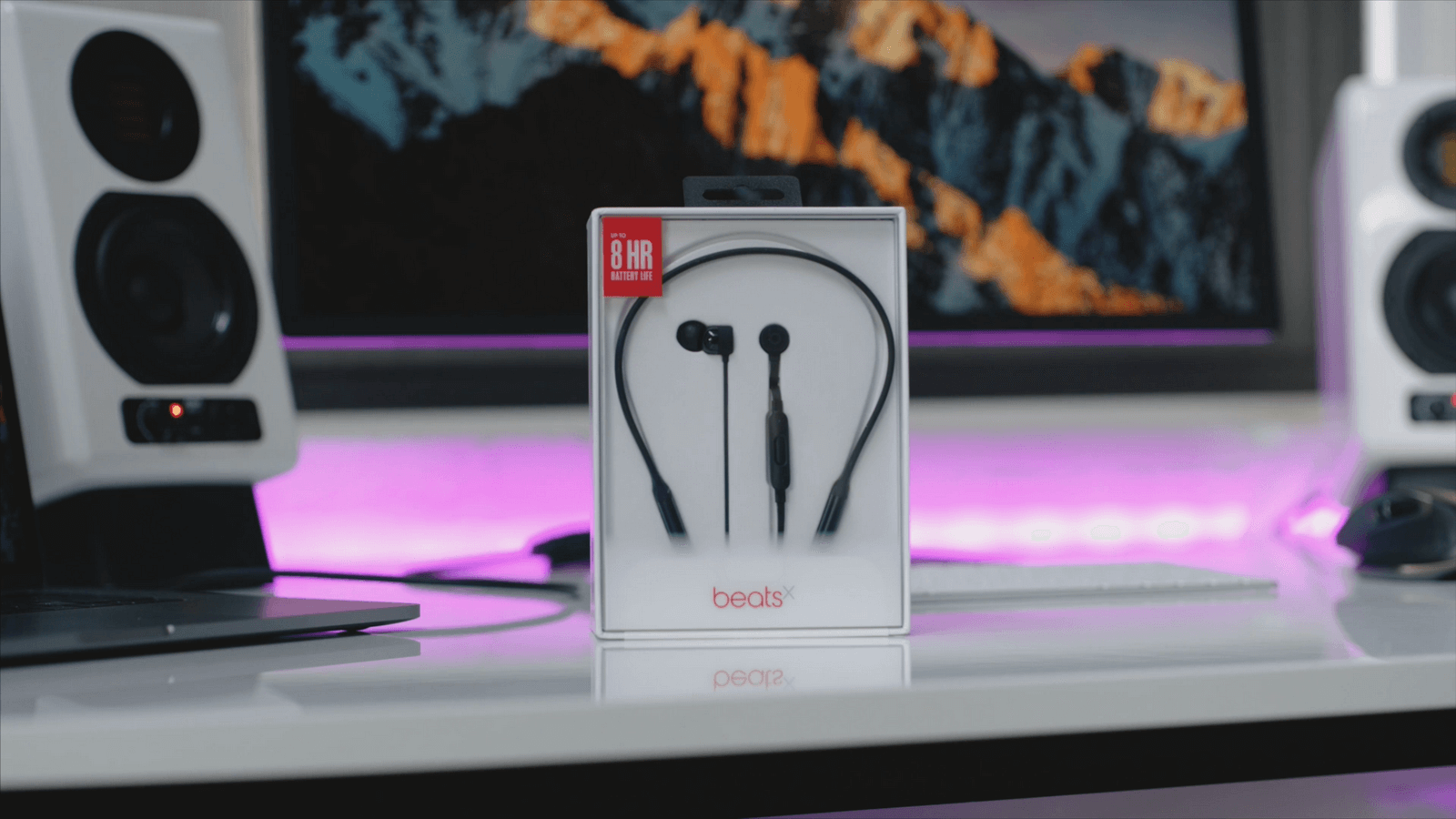 Apple приготовила покупателям BeatsX шикарный подарок. Apple приготовила покупателям BeatsX шикарный подарок. Фото.