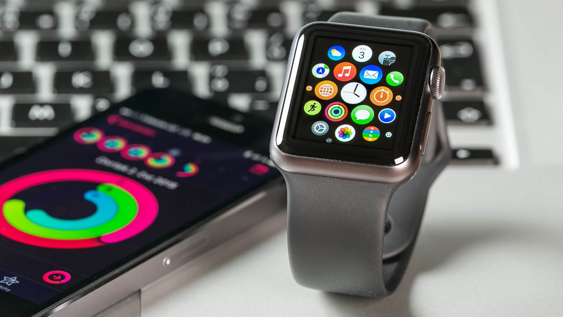 Apple Watch оставили всех далеко позади. Apple Watch оставили всех далеко позади. Фото.