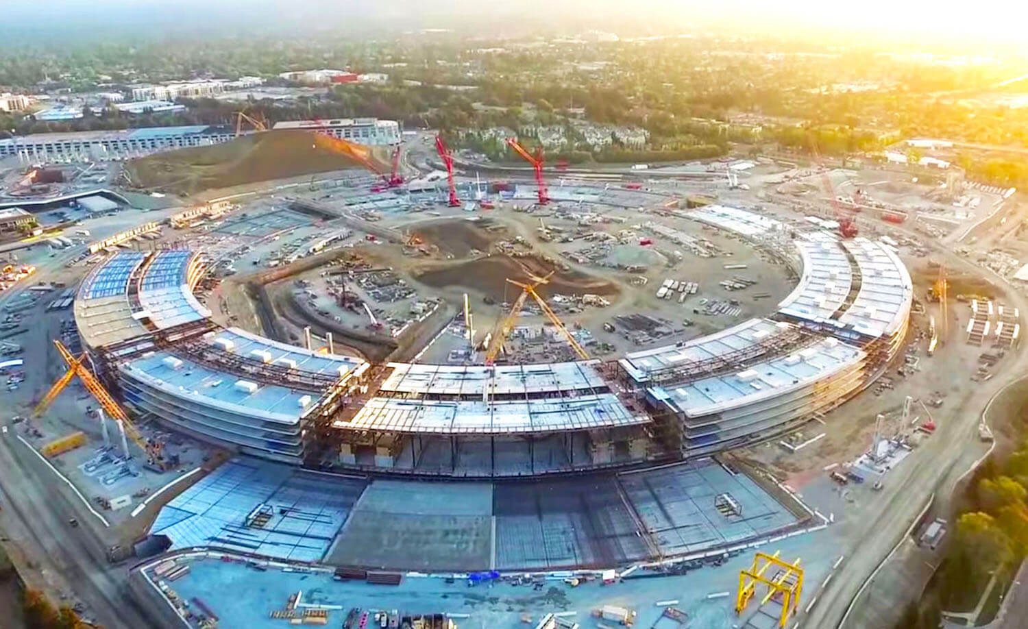 Несколько неизвестных фактов о новом кампусе Apple. Несколько неизвестных фактов о новом кампусе Apple. Фото.