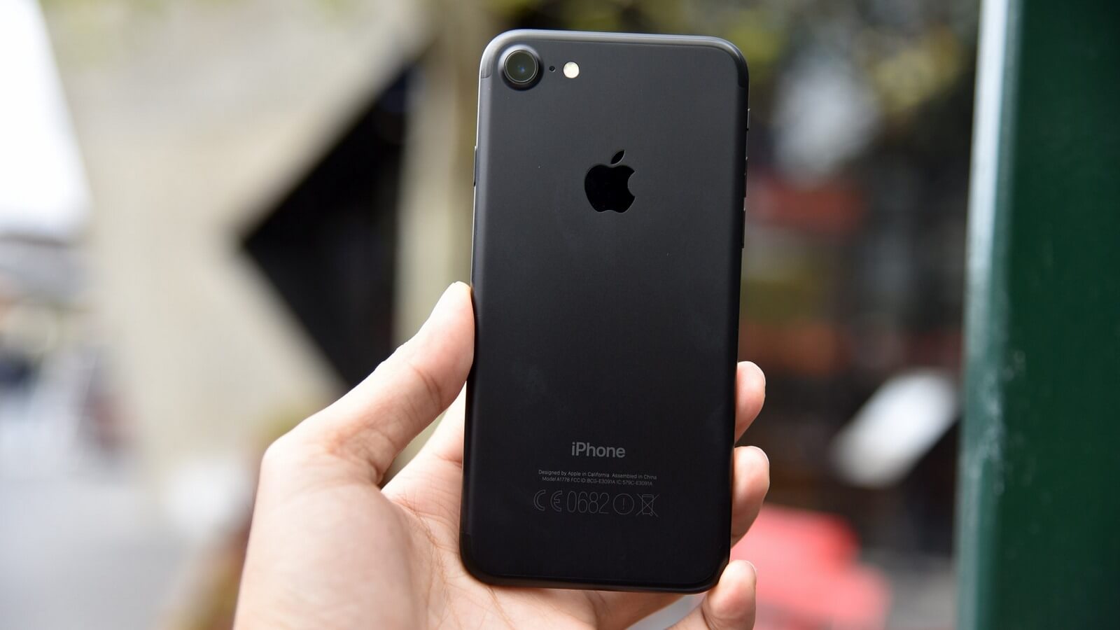 Apple может отказаться от 32-гигабайтного iPhone. Apple может отказаться от 32-гигабайтного iPhone. Фото.