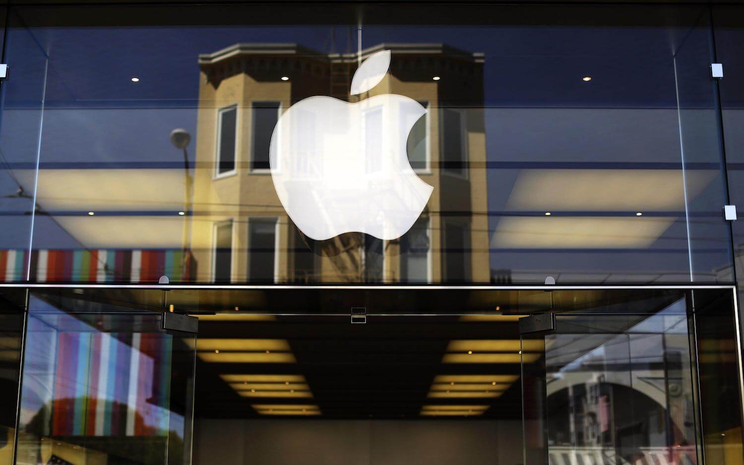 За громкими делами Apple в России стоит один человек. За громкими делами Apple в России стоит один человек. Фото.
