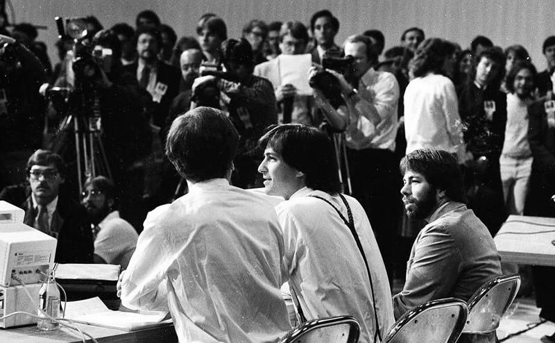 В Сеть попали редкие фотографии с презентации Apple IIc 1984 года. В Сеть попали редкие фотографии с презентации Apple IIc 1984 года. Фото.
