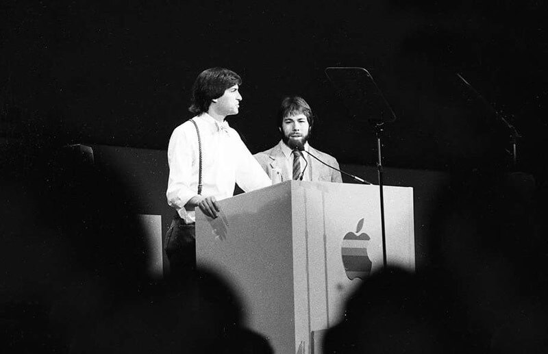 В Сеть попали редкие фотографии с презентации Apple IIc 1984 года. В Сеть попали редкие фотографии с презентации Apple IIc 1984 года. Фото.