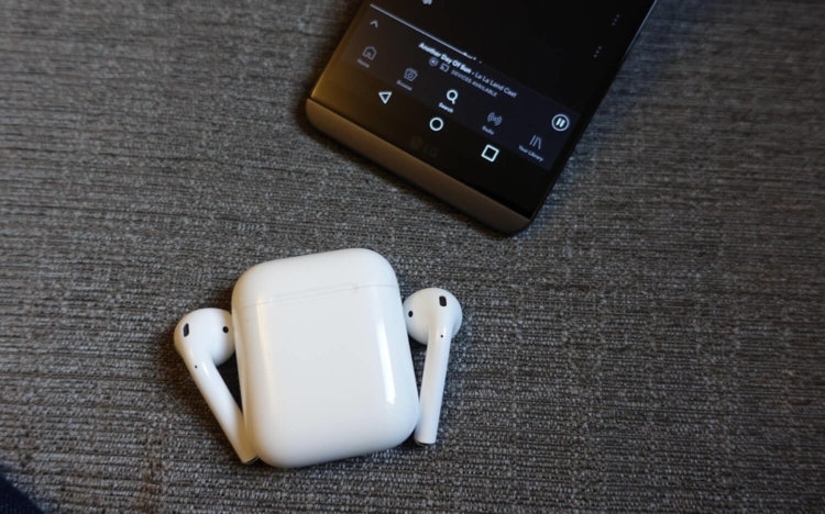 Новые AirPods могут научиться измерять пульс. Фото.