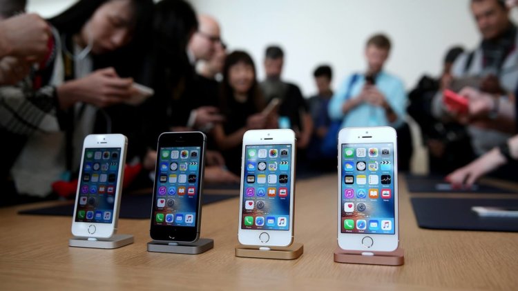 Ритейлеры готовятся к релизу обновленного iPhone SE. Ритейлеры готовятся к релизу обновленного iPhone SE. Фото.