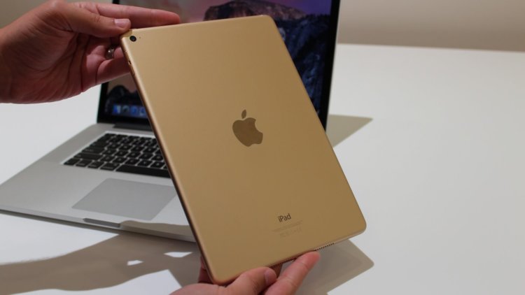 На чем сэкономила Apple, создавая новый iPad? Фото.