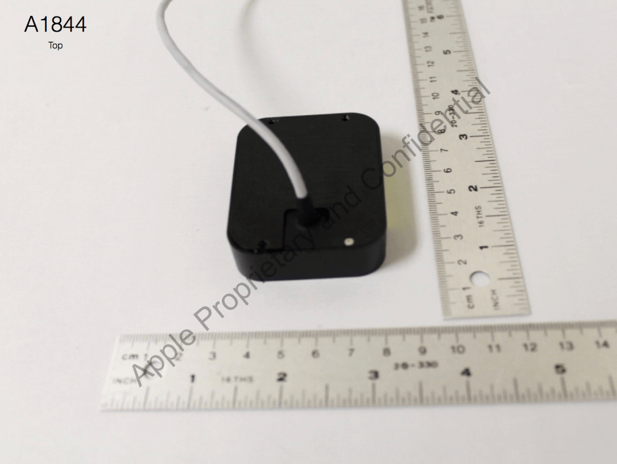 Таинственная новинка от Apple попала в объектив фотокамеры. Таинственная новинка от Apple попала в объектив фотокамеры. Фото.
