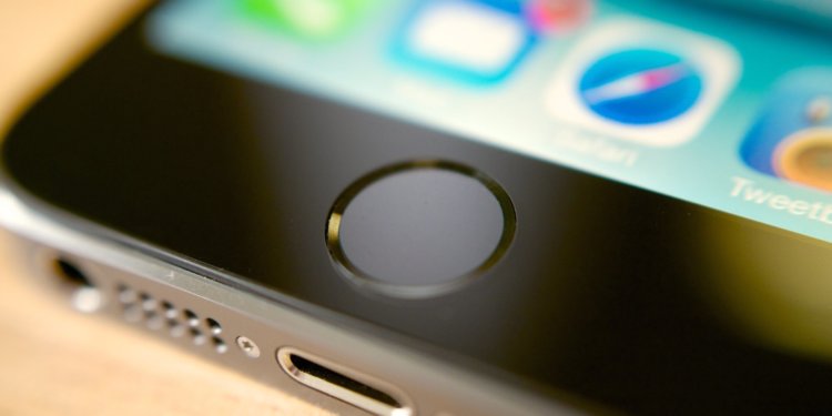 Apple может перенести Touch ID на заднюю панель iPhone. Фото.
