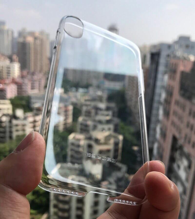 Производители чехлов для iPhone 8 не верят в Touch ID на задней стороне. Производители чехлов для iPhone 8 не верят в Touch ID на задней стороне. Фото.