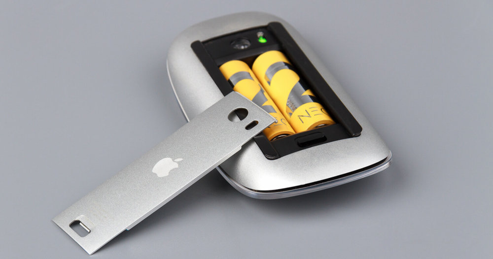 Можно заряжать айфон неоригинальной зарядкой. Magnet Bucket smartphone.
