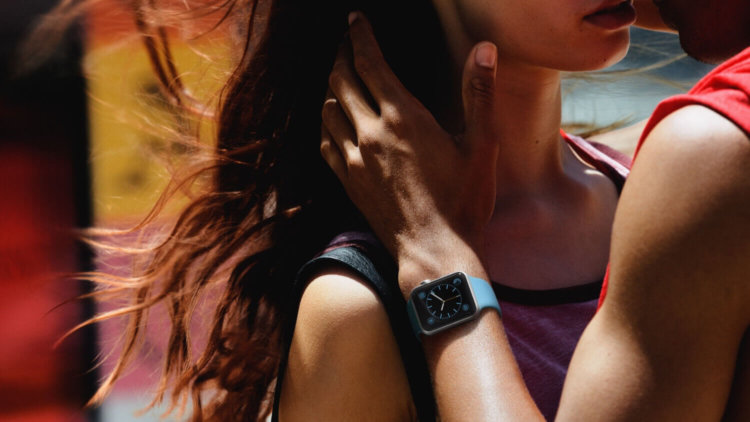 Пора привести себя в порядок, напоминает новая реклама Apple Watch. Фото.