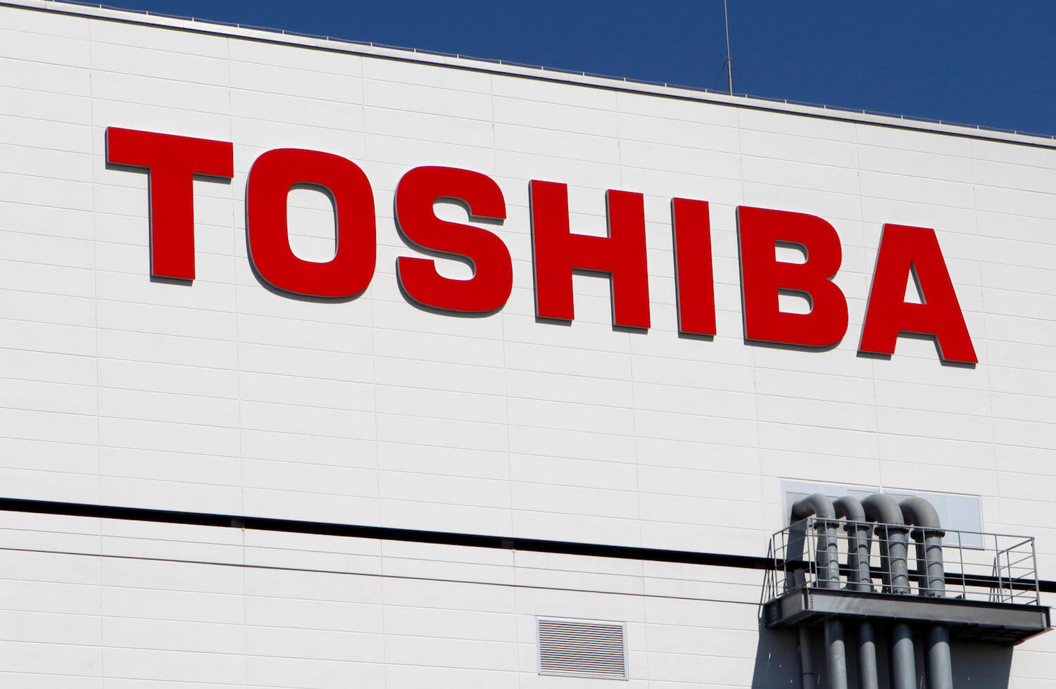 Apple планирует поглотить часть Toshiba. Apple планирует поглотить часть Toshiba. Фото.
