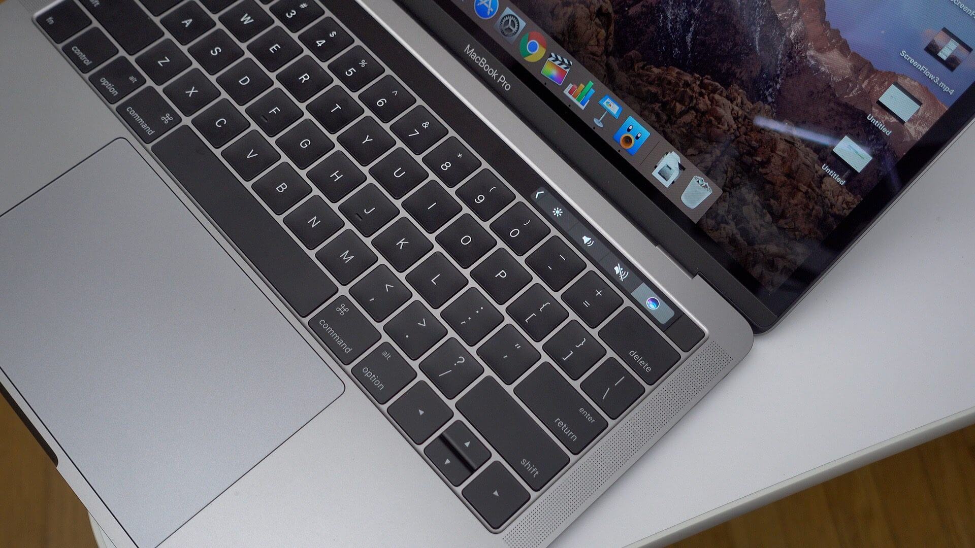 Apple может перевыпустить MacBook Pro, но уже без Touch Bar. Apple может перевыпустить MacBook Pro, но уже без Touch Bar. Фото.