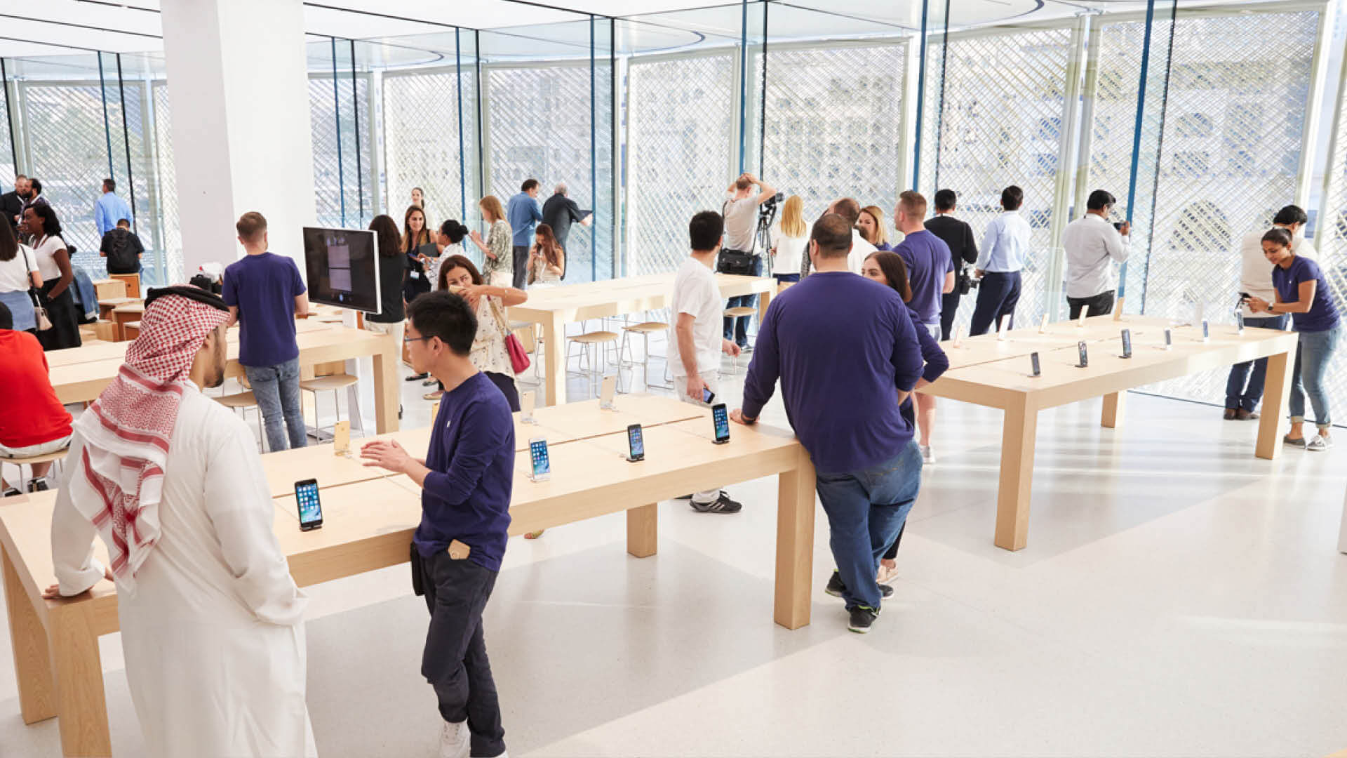 Интересные факты о самом красивом Apple Store. Интересные факты о самом красивом Apple Store. Фото.