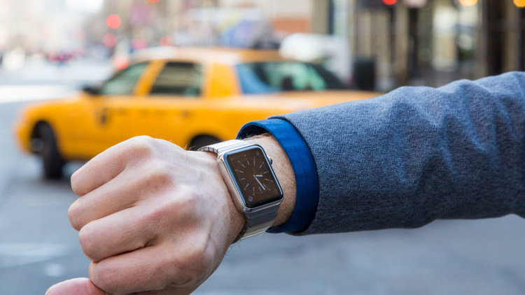 Apple продлевает гарантию на Apple Watch первого поколения. Фото.