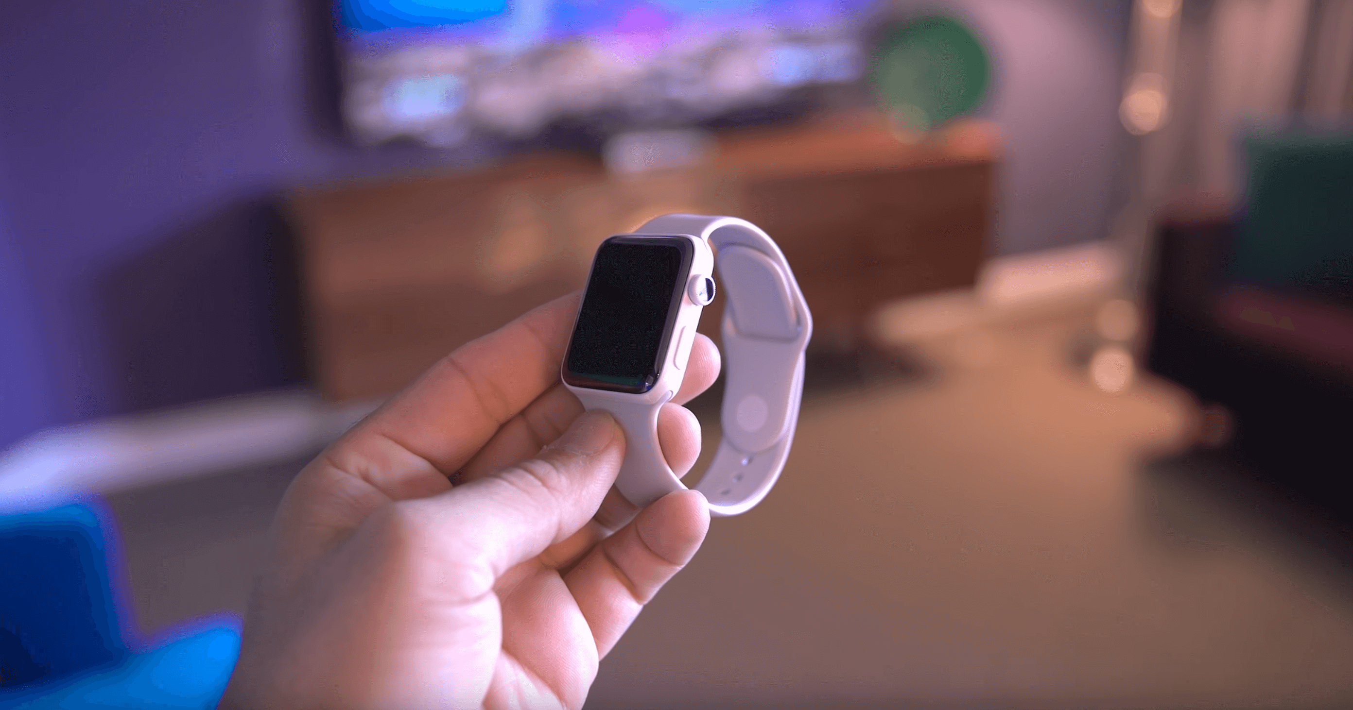 Цена на Apple Watch в России упала до 16 тысяч рублей. Цена на Apple Watch в России упала до 16 тысяч рублей. Фото.