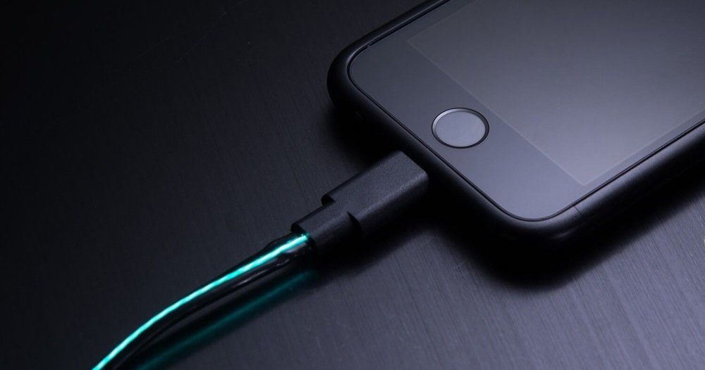 Apple запатентовала светящийся Lightning | AppleInsider.ru