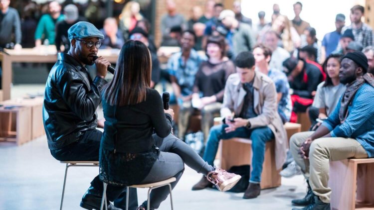 Программа Today at Apple стартовала настоящим праздником в 495 магазинах. Фото.