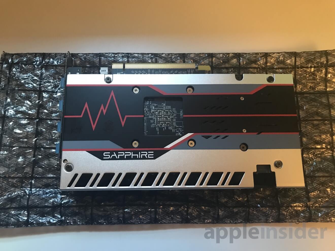 Как выглядит хаб от Apple с внешней видеокартой для MacBook Pro. Как выглядит хаб от Apple с внешней видеокартой для MacBook Pro. Фото.