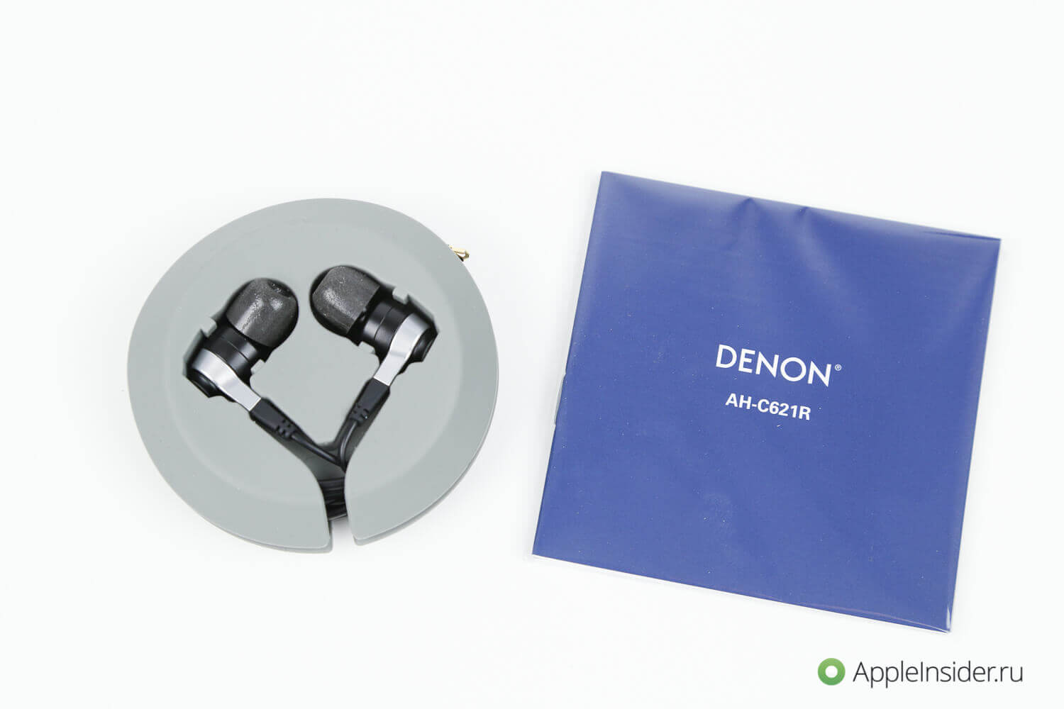 Созданы для iPhone: наушники Denon AH-C621R. Комплектация. Созданы для iPhone: наушники Denon AH-C621R. Комплектация. Фото.