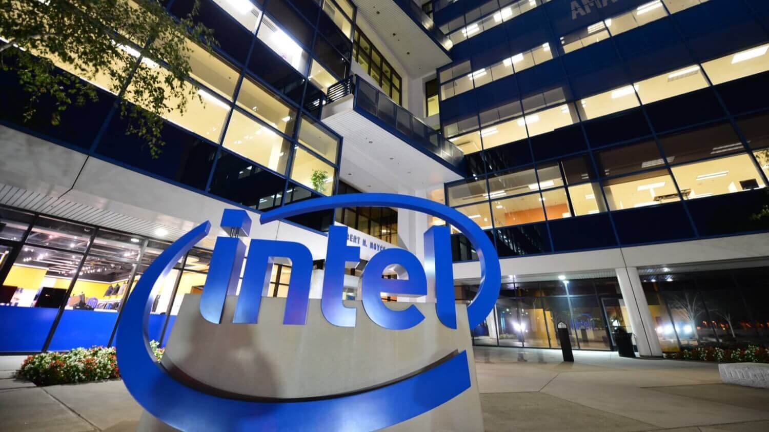 В процессорах Intel нашли серию Spectre-подобных уязвимостей. В процессорах Intel нашли серию Spectre-подобных уязвимостей. Фото.