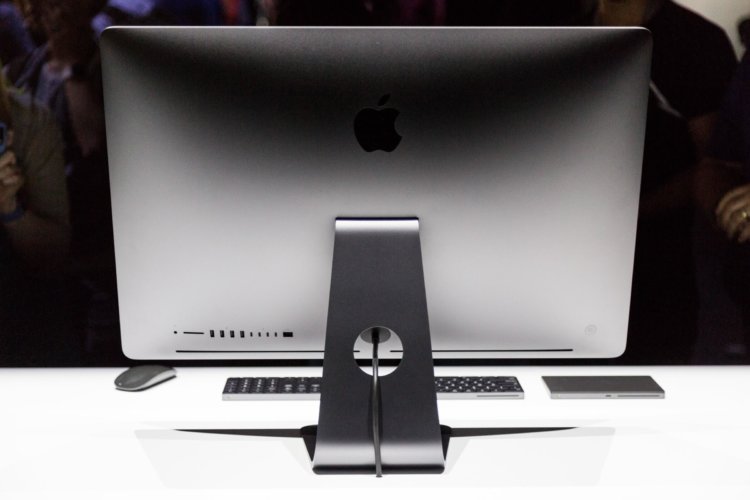 В новых iMac возможно заменить оперативную память и процессор. В новых iMac возможно заменить оперативную память и процессор. Фото.