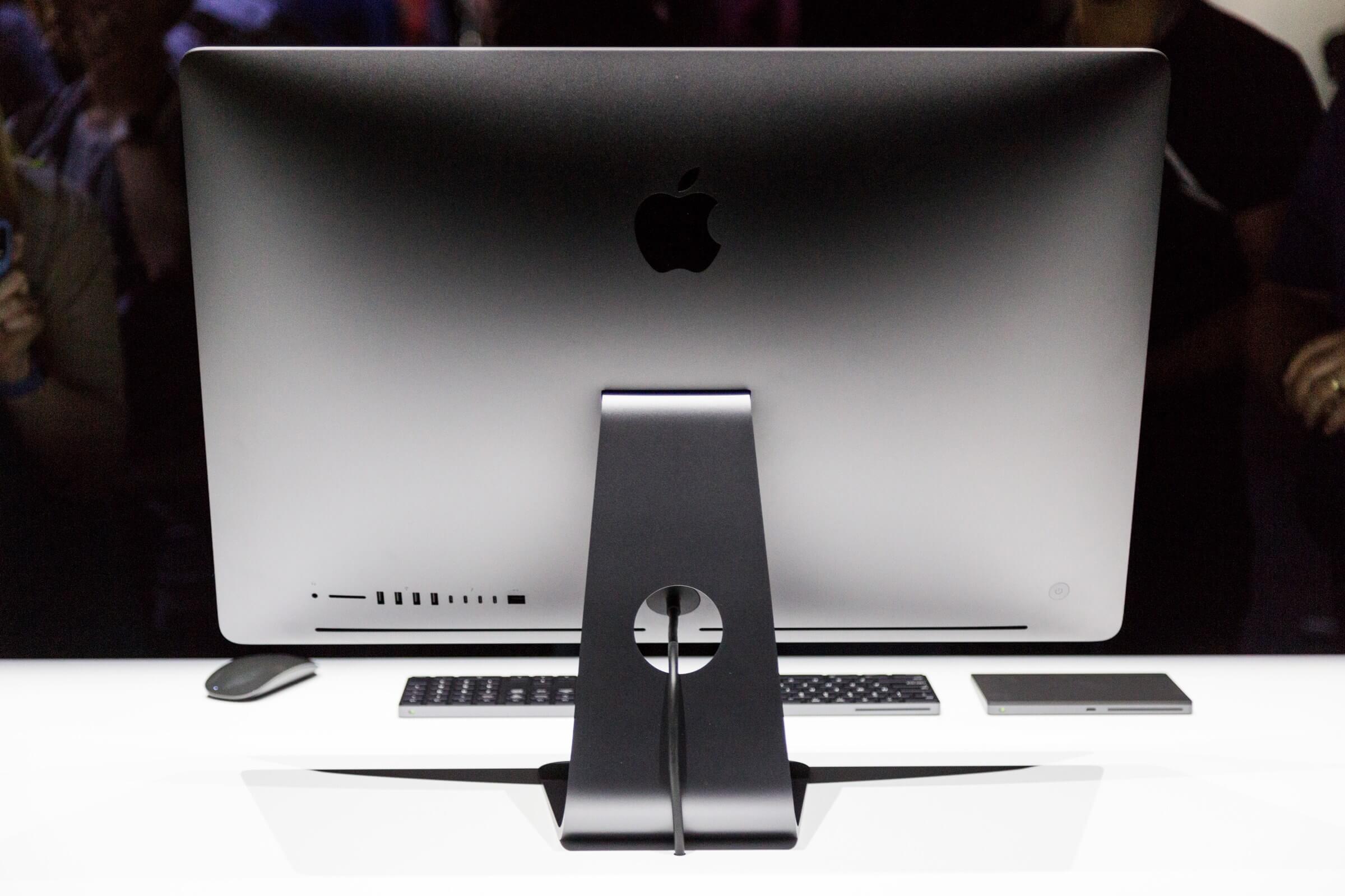 В новых iMac возможно заменить оперативную память и процессор. В новых iMac возможно заменить оперативную память и процессор. Фото.