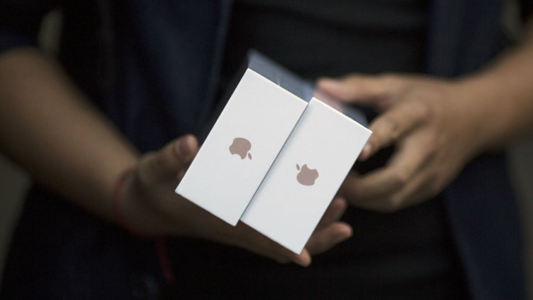 Запущен сервис, где меняют старые iPhone на новые (Trade-in). Фото.