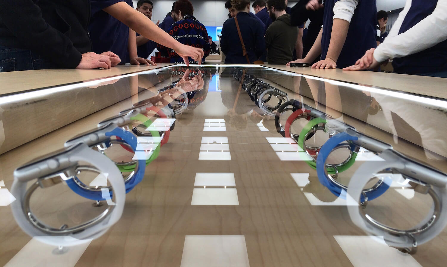 Apple Watch вновь подешевели в России. Apple Watch вновь подешевели в России. Фото.