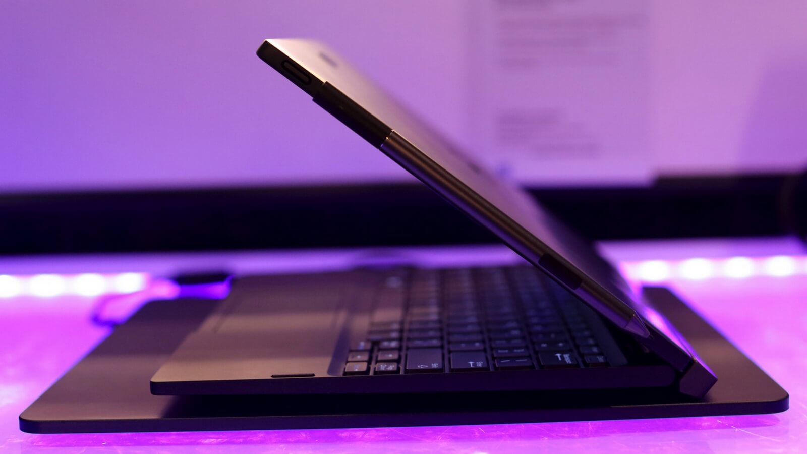 Dell выпустила конкурента MacBook с беспроводной зарядкой. Dell выпустила конкурента MacBook с беспроводной зарядкой. Фото.