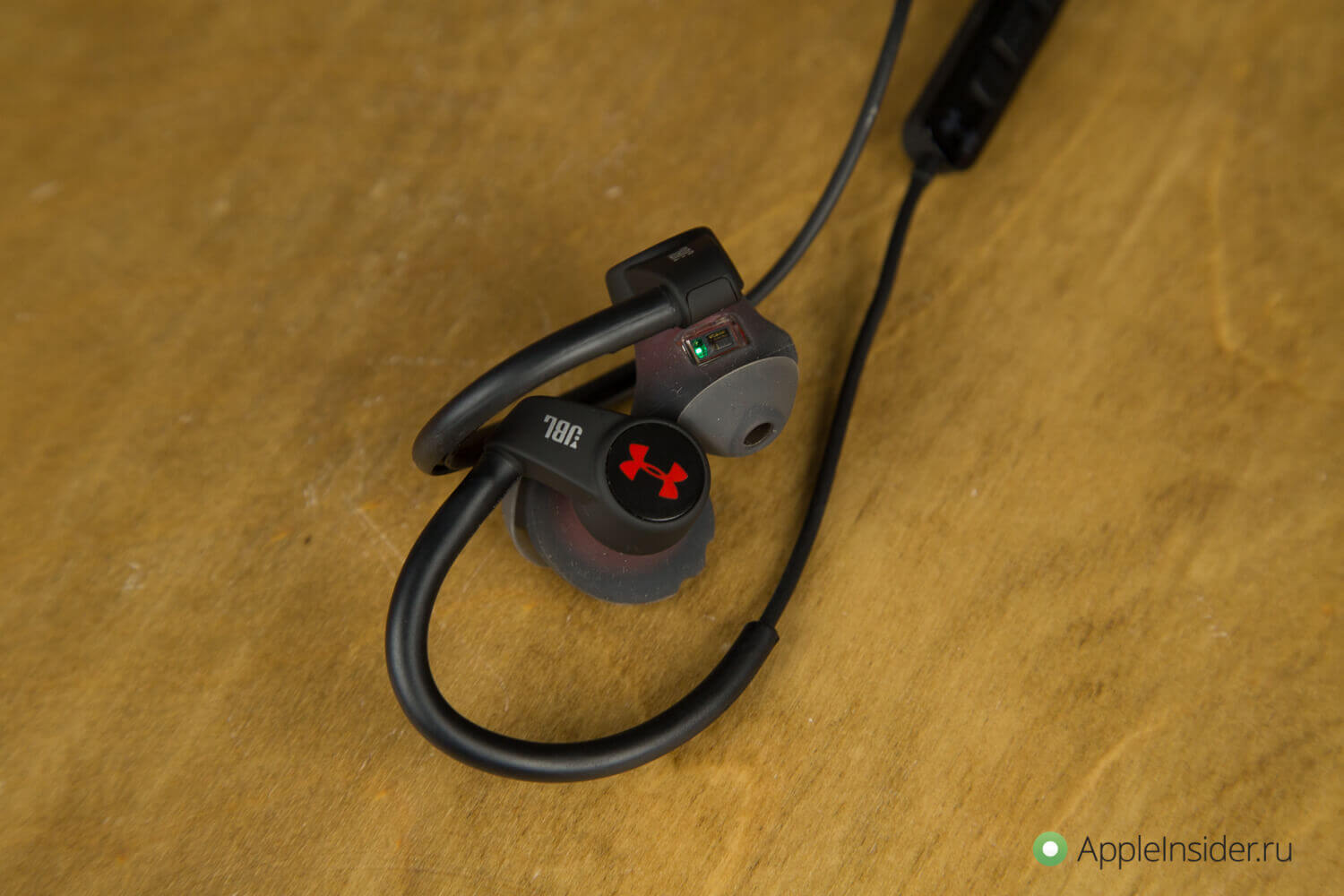 Беспроводные наушники от JBL и Under Armour: слышат ваше сердце. Беспроводные наушники от JBL и Under Armour: слышат ваше сердце. Фото.