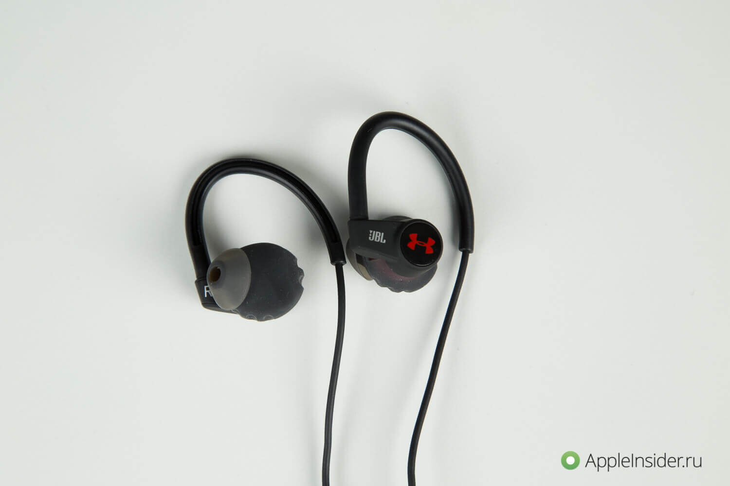 Беспроводные наушники от JBL и Under Armour: слышат ваше сердце. Беспроводные наушники от JBL и Under Armour: слышат ваше сердце. Фото.