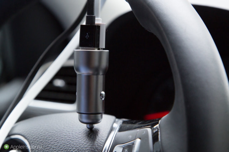 Какой должна быть зарядка для iPhone в автомобиле? Фото.