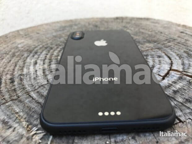 Итальянцы нашли Smart Connector в прототипе iPhone 8. Итальянцы нашли Smart Connector в прототипе iPhone 8. Фото.