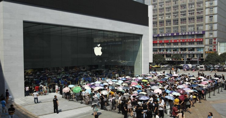 Почему стоит купить iPhone SE2? Возможно, на старте продаж iPhone SE2 будет то же самое. Почему стоит купить iPhone SE2? Возможно, на старте продаж iPhone SE2 будет то же самое. Фото.