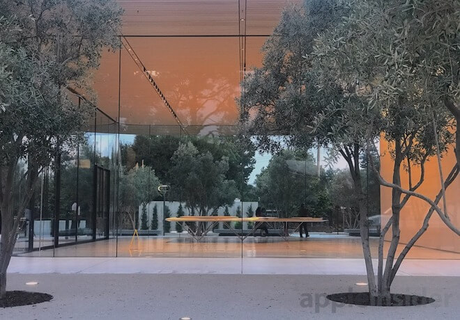 Центр для посетителей Apple Park готов принять гостей. Центр для посетителей Apple Park готов принять гостей. Фото.