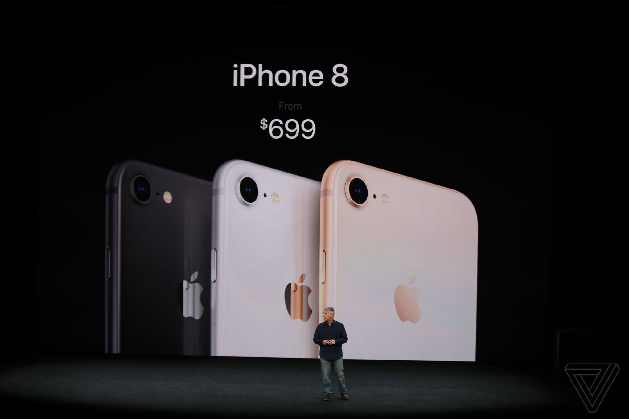 Apple официально представила iPhone 8 и iPhone 8 Plus. Apple официально представила iPhone 8 и iPhone 8 Plus. Фото.