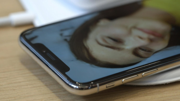 Apple рассказала о возрастных ограничениях на использование Face ID. Фото.