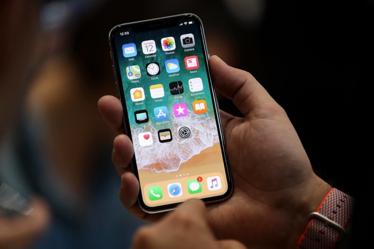Сколько на самом деле стоит iPhone X? Сколько на самом деле стоит iPhone X? Фото.