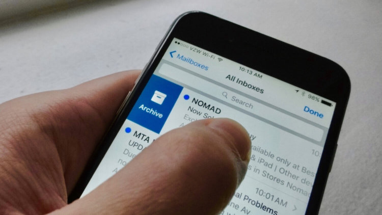 Apple работает с Microsoft над устранением бага с почтой в iOS 11. Apple работает с Microsoft над устранением бага с почтой в iOS 11. Фото.