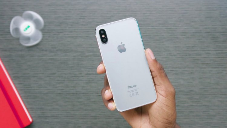 Samsung не удержалась и скопировала iPhone X. Samsung не удержалась и скопировала iPhone X. Фото.