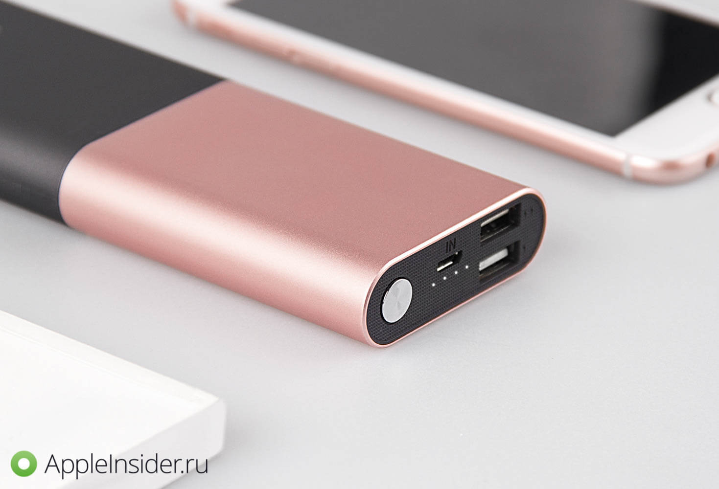 Недорогой внешний аккумулятор для вашего iPhone. Недорогой внешний аккумулятор для вашего iPhone. Фото.