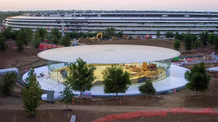 Чем Театр им. Стива Джобса удивит своих гостей? Фото.