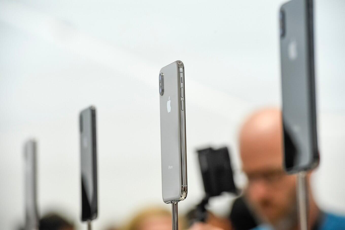 Apple может отказаться от чипов Qualcomm в новых iPhone и iPad. Apple может отказаться от чипов Qualcomm в новых iPhone и iPad. Фото.