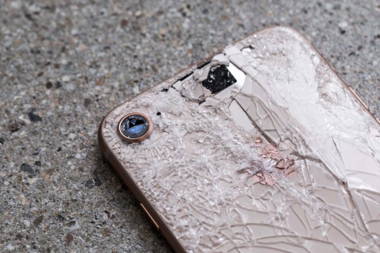 Какие проблемы могут возникнуть при ремонте iPhone 8 и iPhone 8 Plus. Фото.