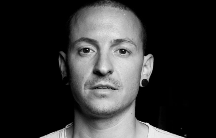«Карпул караоке» с вокалистом Linkin Park покажут бесплатно. Фото.