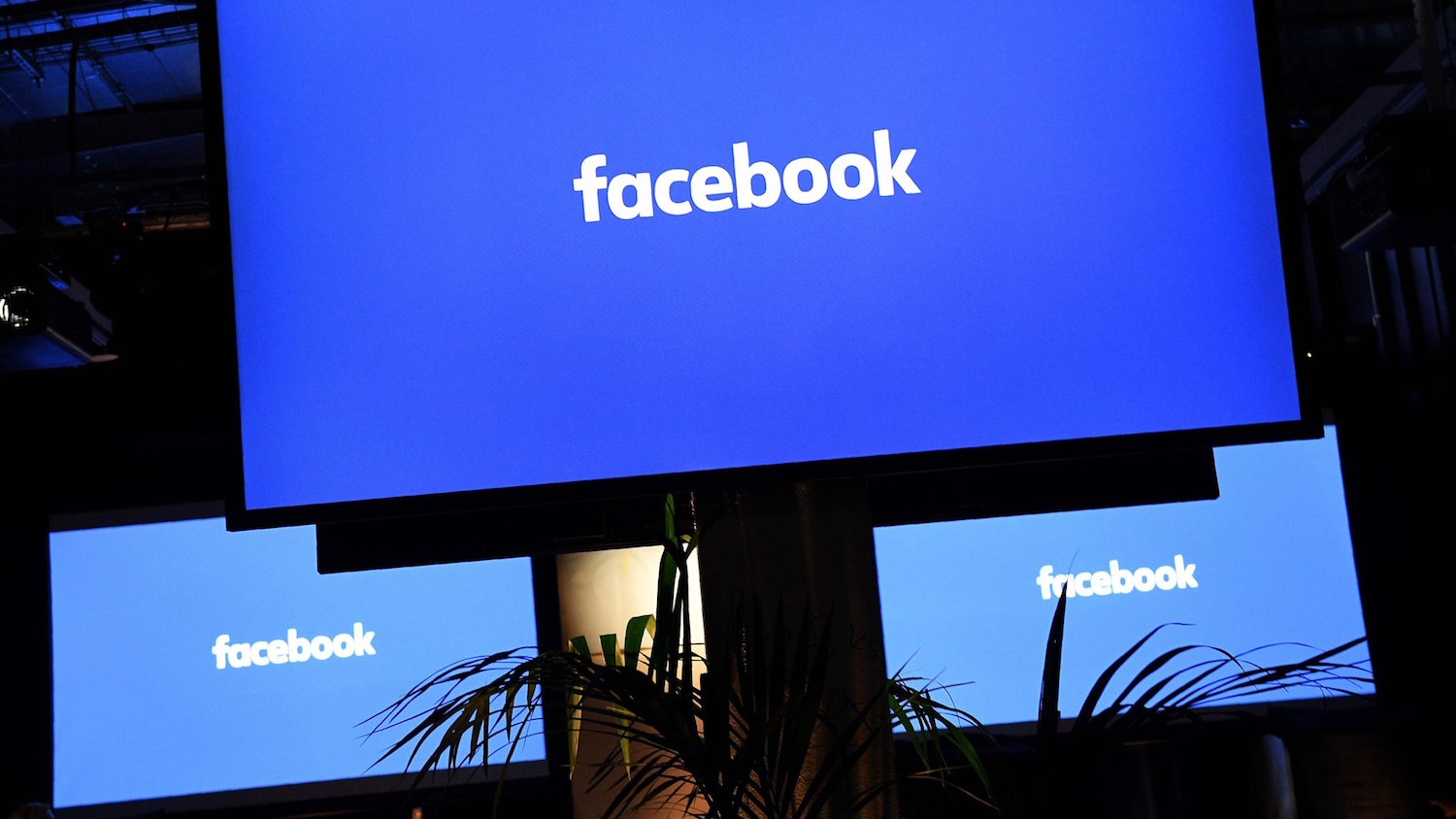 Apple мешает Facebook возрождать издательский бизнес. Apple мешает Facebook возрождать издательский бизнес. Фото.