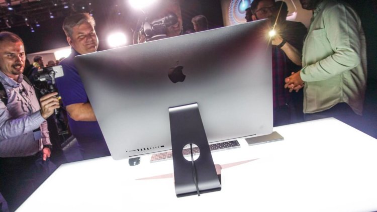 #Фото: Новый iMac Pro показали со всех сторон. #Фото: Новый iMac Pro показали со всех сторон. Фото.
